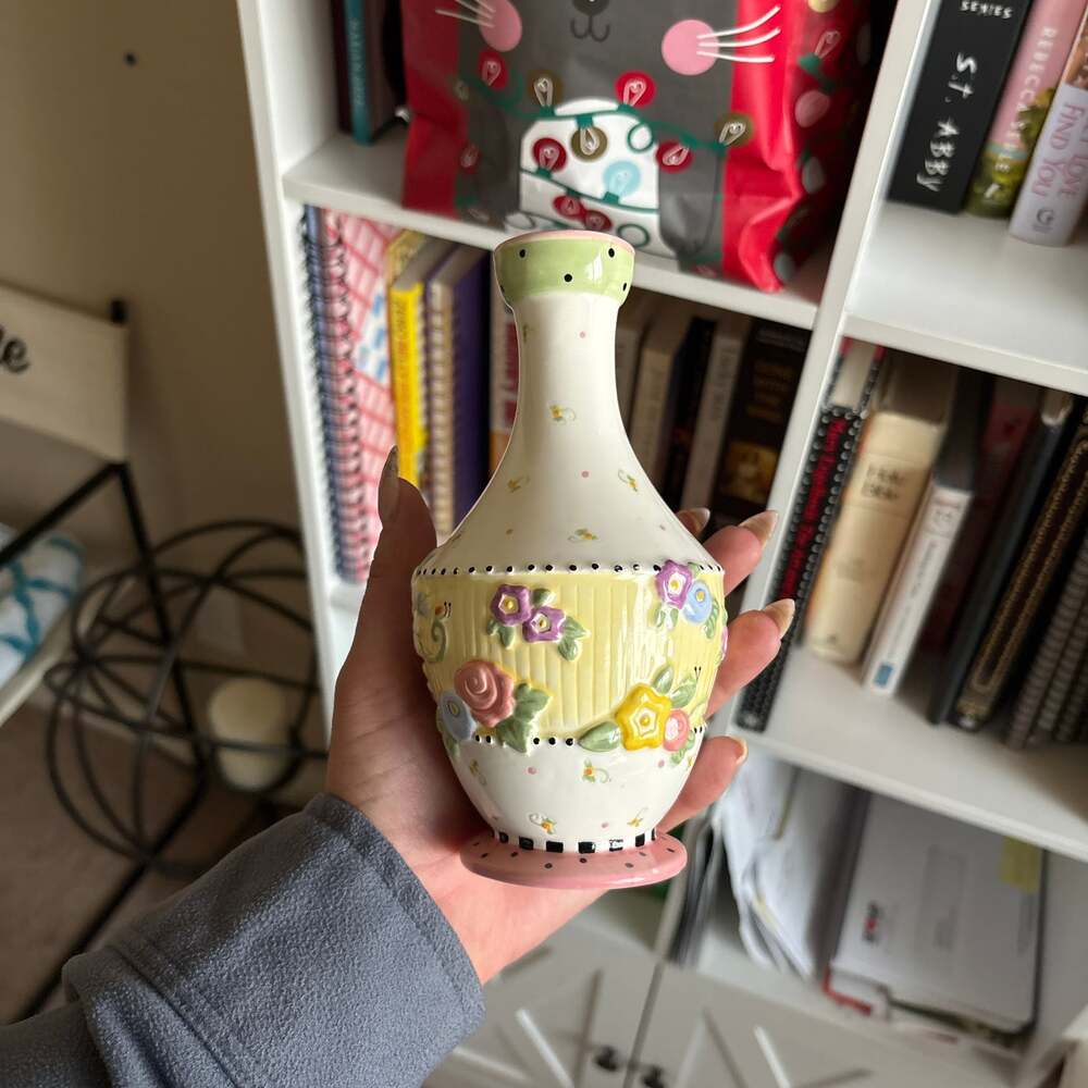 Mary Engelbreit Meadow Hostess Ceramic Bud Vase Michel & Co 2000